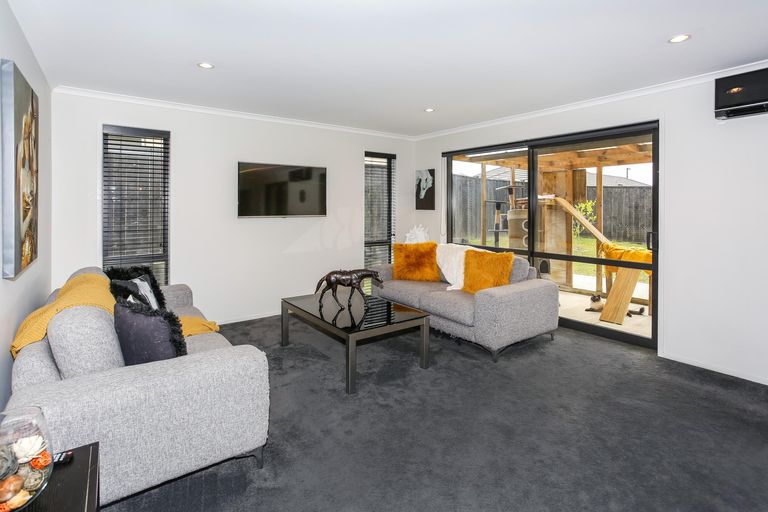 Photo of property in 172 Helenslee Road, Pokeno, 2472