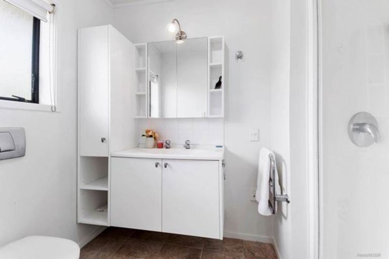 Photo of property in 7 Ciprian Place, Henderson, Auckland, 0612