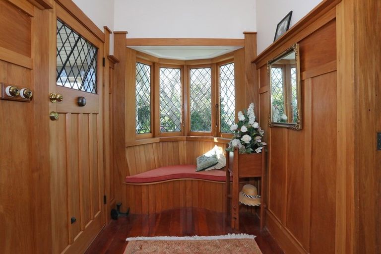 Photo of property in 6 Ross Street, Marton, 4710