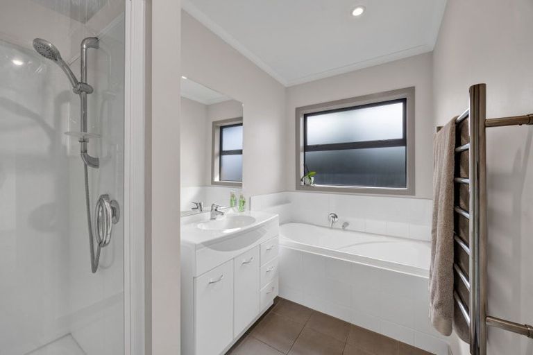 Photo of property in 5a James Drive, Bell Block, New Plymouth, 4312