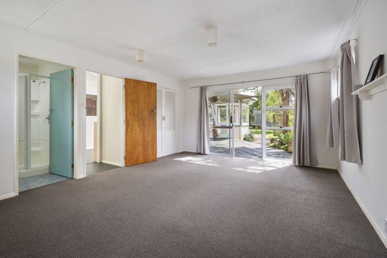 Photo of property in 393 Aokautere Drive, Aokautere, Palmerston North, 4471