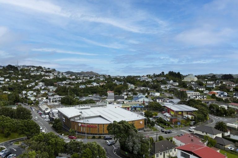 Photo of property in 107 Kenmore Street, Newlands, Wellington, 6037