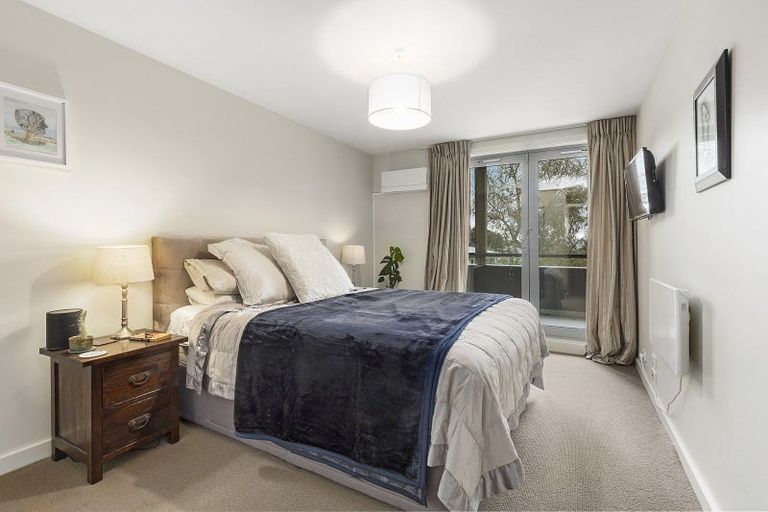 Photo of property in 59u2 Mortimer Terrace, Brooklyn, Wellington, 6021