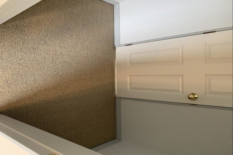 Photo of property in 82a Stewart Drive, Newlands, Wellington, 6037