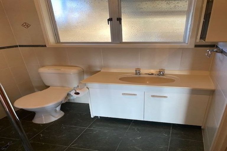 Photo of property in 25b Beresford Street, Bayswater, Auckland, 0622