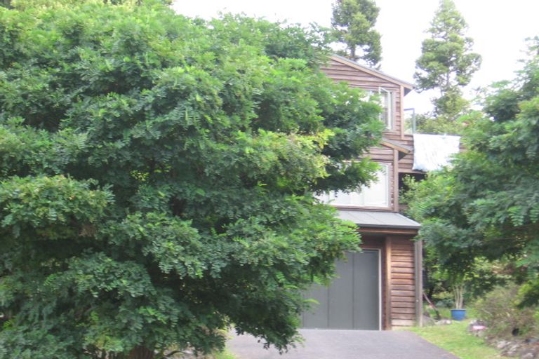 Photo of property in 30 Glenwood Avenue, Birkenhead, Auckland, 0626