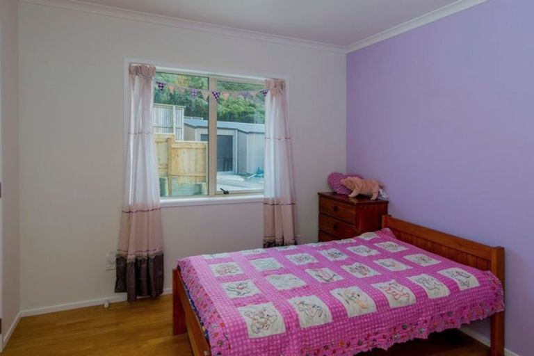 Photo of property in 173 Parkvale Road, Karori, Wellington, 6012