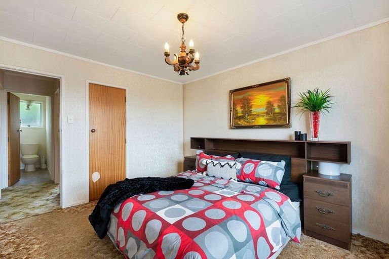 Photo of property in 1/39 Reynella Drive, Massey, Auckland, 0614