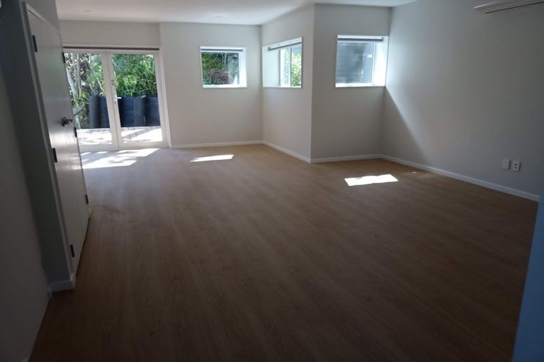 Photo of property in 39a Tui Glen Road, Birkenhead, Auckland, 0626
