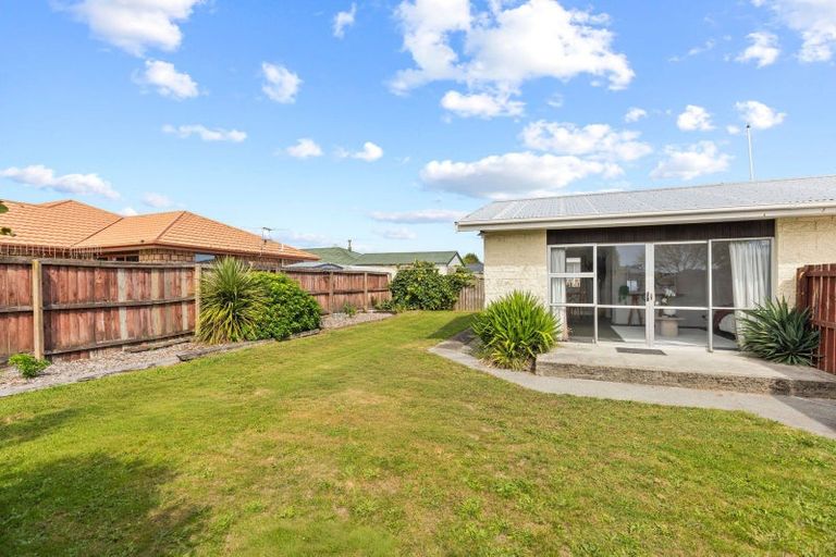 Photo of property in 1/123a Queenspark Drive, Parklands, Christchurch, 8083