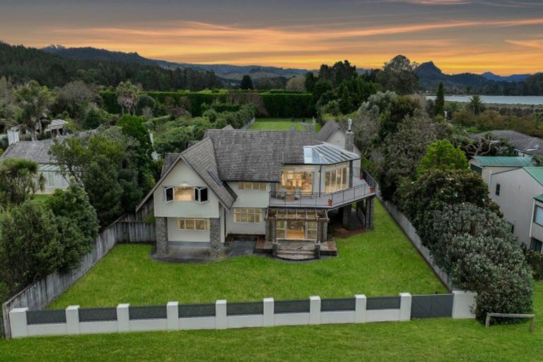 Photo of property in 22 Aileen Place, Whangamata, 3691