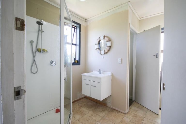 Photo of property in 266 Pahi Road, Pahi, Paparoa, 0571