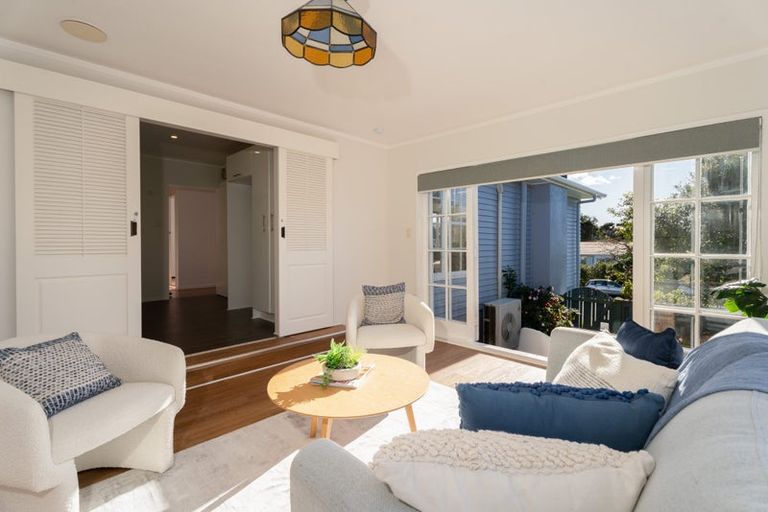 Photo of property in 10 Chorley Grove, Churton Park, Wellington, 6037