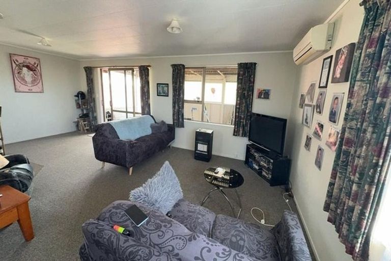 Photo of property in 15 Kingsley Drive, Flaxmere, Hastings, 4120