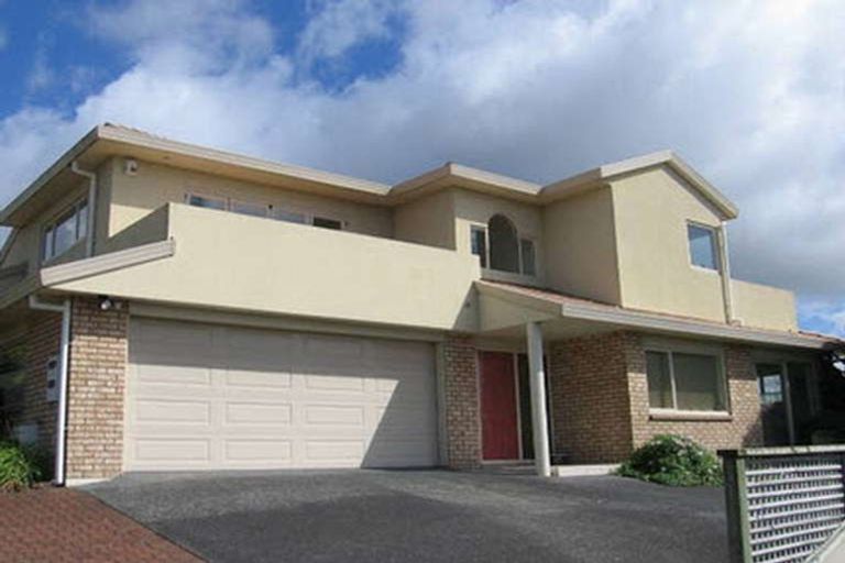 Photo of property in 1/748 East Coast Road, Pinehill, Auckland, 0630