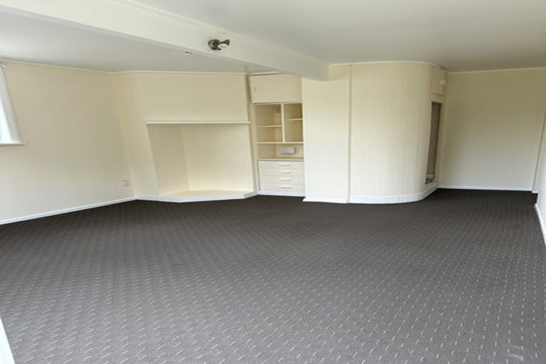 Photo of property in 4 Westland Road, Mount Cook, Wellington, 6021