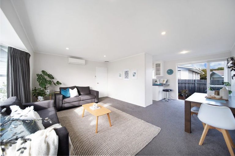 Photo of property in 71 Walworth Avenue, Pakuranga Heights, Auckland, 2010