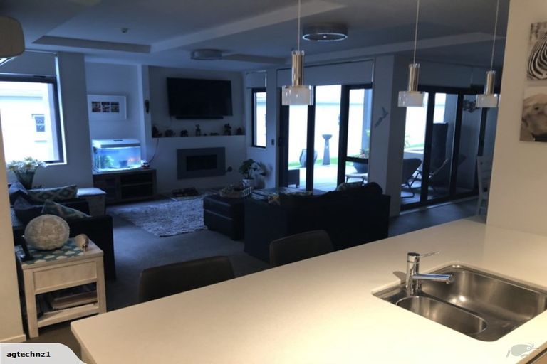 Photo of property in 5/48 Marine Parade, Mount Maunganui, 3116