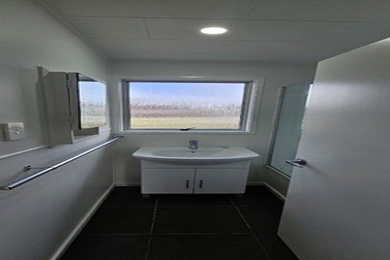 Photo of property in 2 Tuna Place, Manurewa, Auckland, 2102