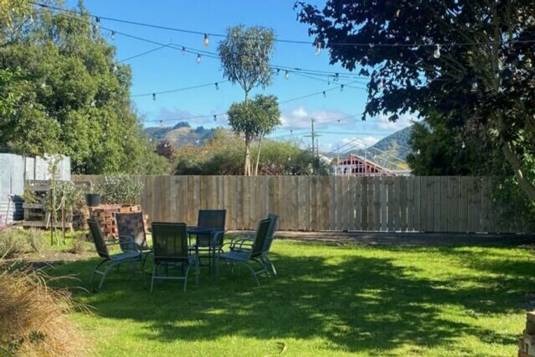 Photo of property in 21 Parsonage Road, Waimate, 7924