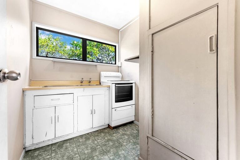 Photo of property in 12 Pisces Road, Glen Eden, Auckland, 0602