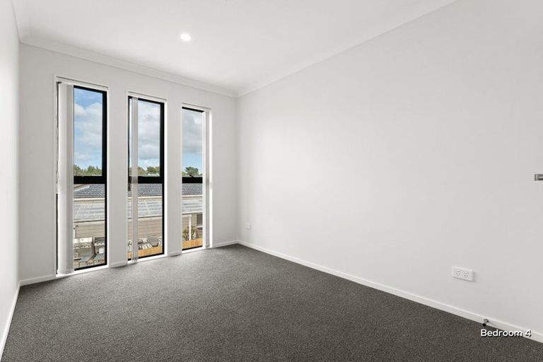 Photo of property in 13a Lipton Grove, Opaheke, Papakura, 2113