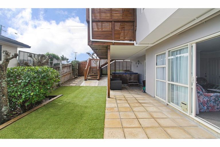 Photo of property in 78 Sunset Road, Unsworth Heights, Auckland, 0632