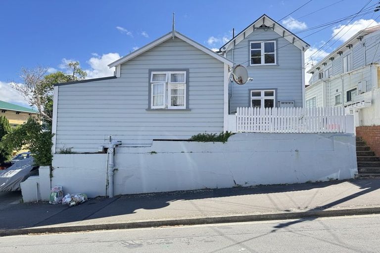 Photo of property in 5/28-28b Austin Street, Mount Victoria, Wellington, 6011