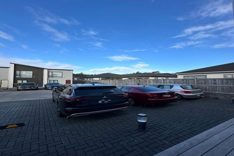 Photo of property in 1d Tarras Road, Kumeu, 0810