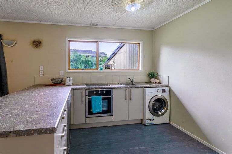 Photo of property in 53 Rua Road, Glen Eden, Auckland, 0602