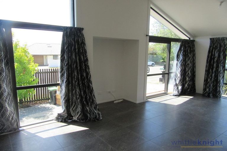 Photo of property in 77 Peverel Street, Riccarton, Christchurch, 8041