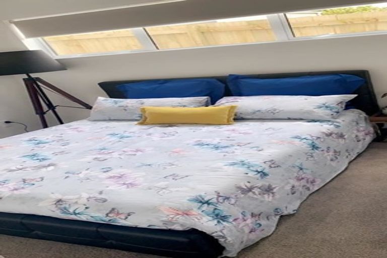 Photo of property in 10a Glenfield Road, Birkenhead, Auckland, 0626