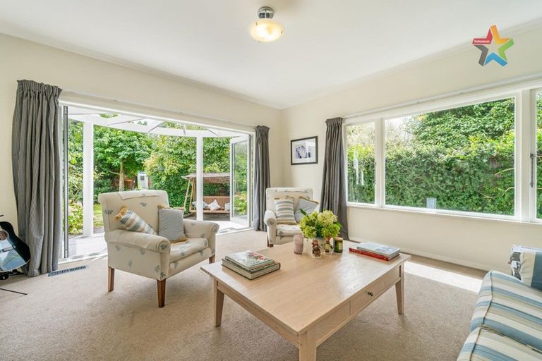 Photo of property in 377 Muritai Road, Eastbourne, Lower Hutt, 5013