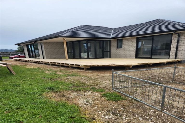 Photo of property in 14 Debenham Drive, Whitianga, 3510