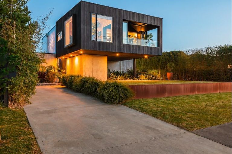 Photo of property in 30 Nihinihi Avenue, Raglan, 3225