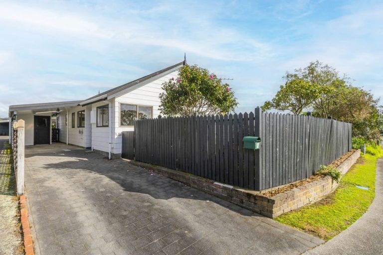 Photo of property in 23 Kanawa Street, Waikanae, 5036