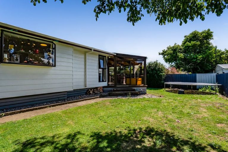 Photo of property in 10 Tawari Street, Inglewood, 4330