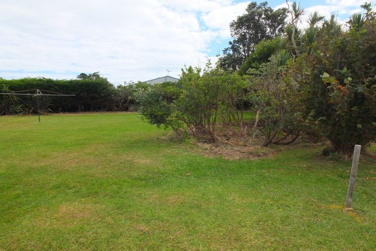 Photo of property in 17 Chaffey Street, Foxton Beach, Foxton, 4815