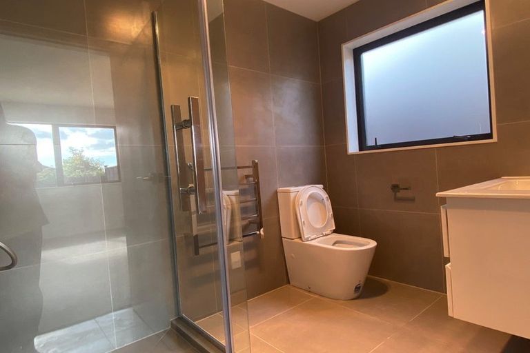 Photo of property in 31b Weldene Avenue, Glenfield, Auckland, 0629