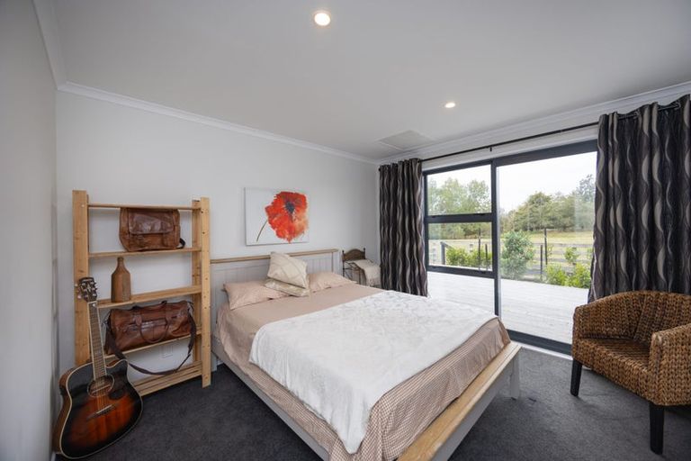 Photo of property in 567 Lethbridge Road, Halcombe, 4775