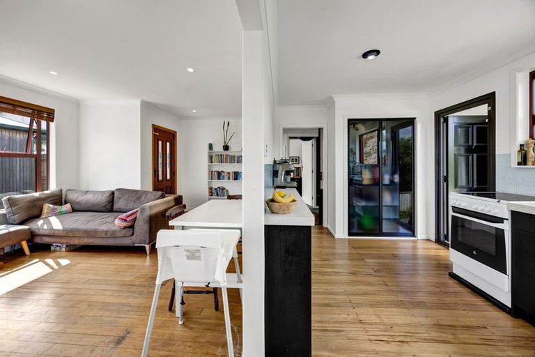 Photo of property in 158b Tukapa Street, Westown, New Plymouth, 4310