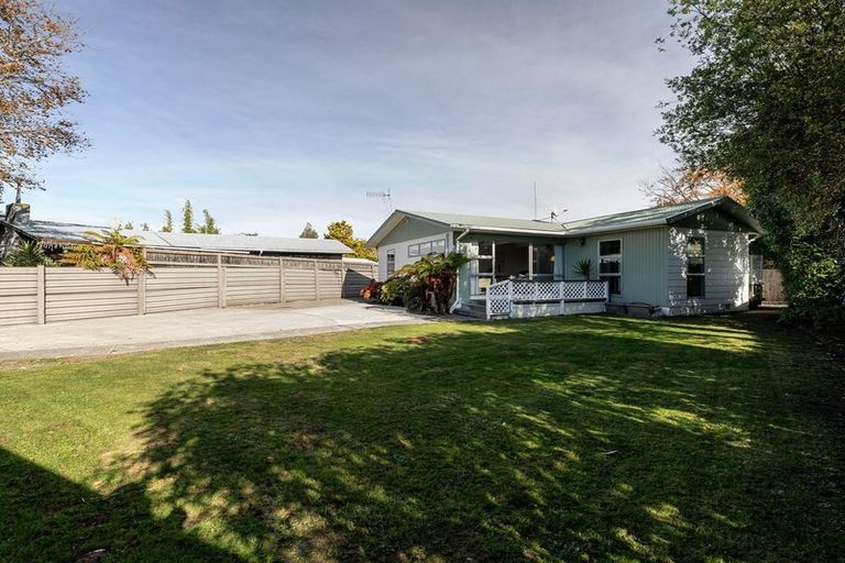 Photo of property in 107 Ruamahanga Crescent, Terrace End, Palmerston North, 4410