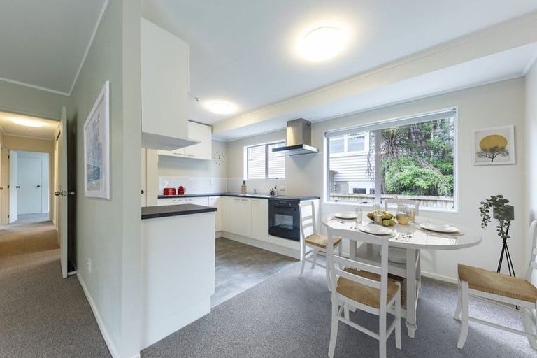 Photo of property in 4/18a Sarona Avenue, Glen Eden, Auckland, 0602