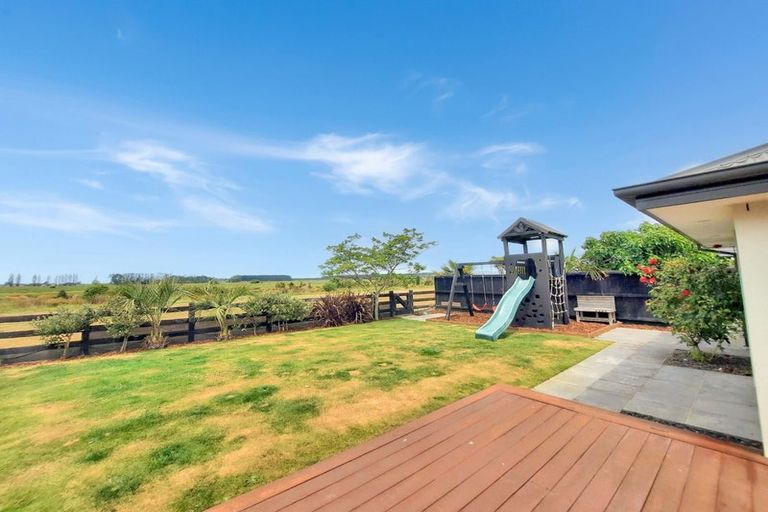 Photo of property in 40 Brockelbank Drive, Kaiapoi, 7630