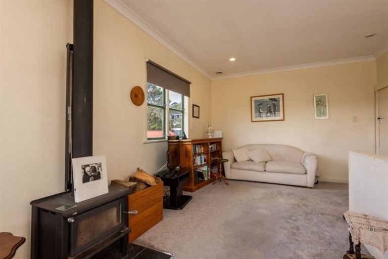 Photo of property in 28 Chesterton Street, Johnsonville, Wellington, 6037