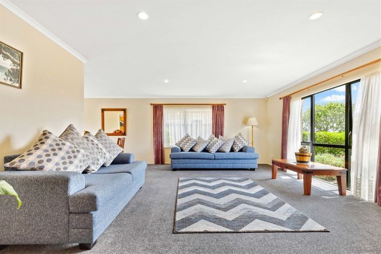 Photo of property in 58 Hillwell Drive, Henderson, Auckland, 0612
