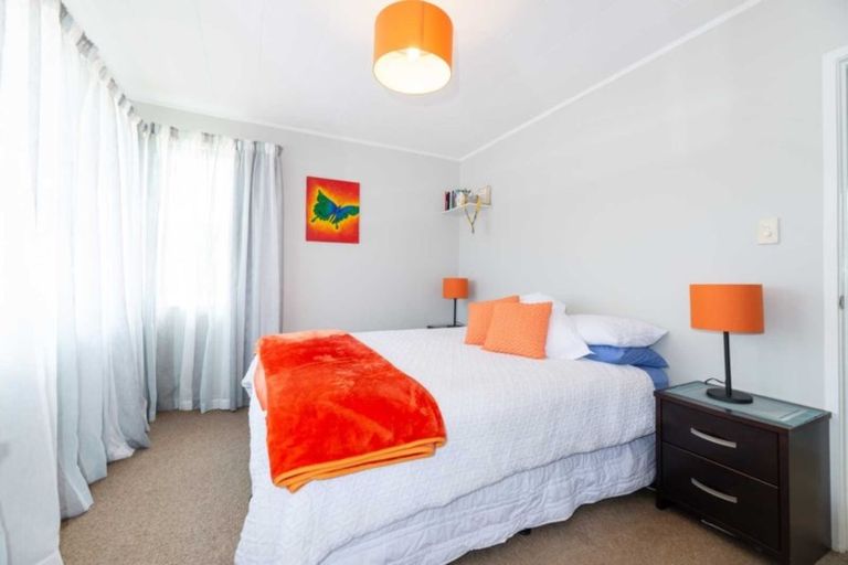 Photo of property in 36 Butterworth Drive, Glendene, Auckland, 0602
