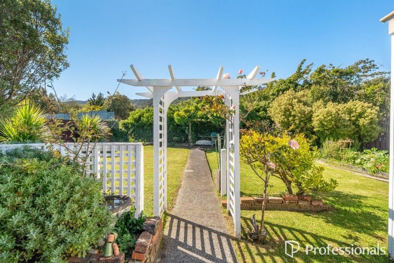 Photo of property in 34 Wellington Road, Wainuiomata, Lower Hutt, 5014