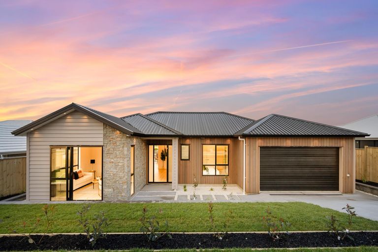 Photo of property in 7 Awa Avenue, Helensville, 0800