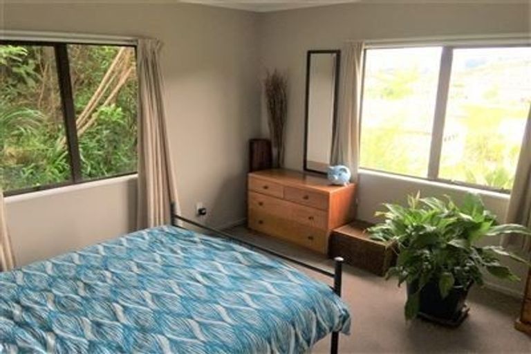 Photo of property in 29 Seagull Place, Whitby, Porirua, 5024